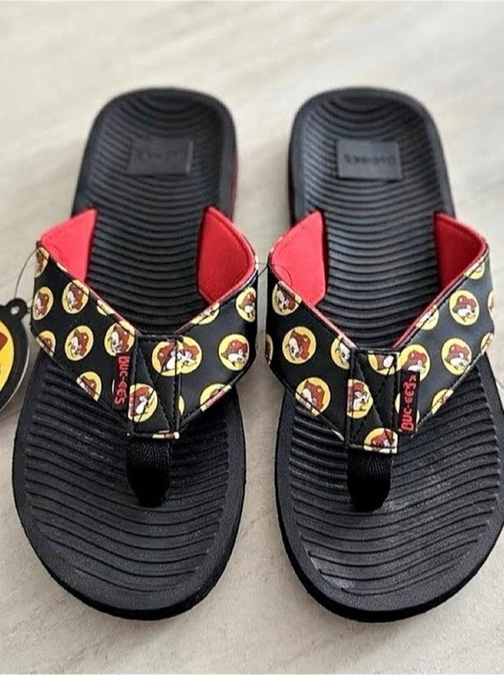 Buc-ee’s Youth Unisex All-Over Logo Flip Flop Sandals Size Y5/L6 - New With Tags